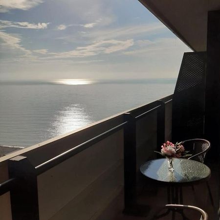 Luxury Sea View Apartments In Orbi City バトゥーミ エクステリア 写真