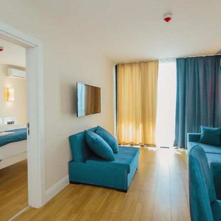 Luxury Sea View Apartments In Orbi City バトゥーミ エクステリア 写真