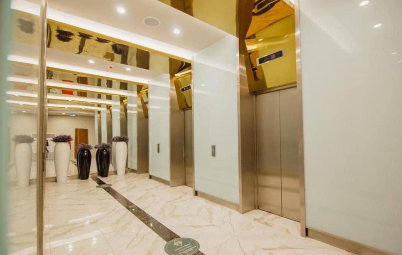Luxury Sea View Apartments In Orbi City バトゥーミ エクステリア 写真
