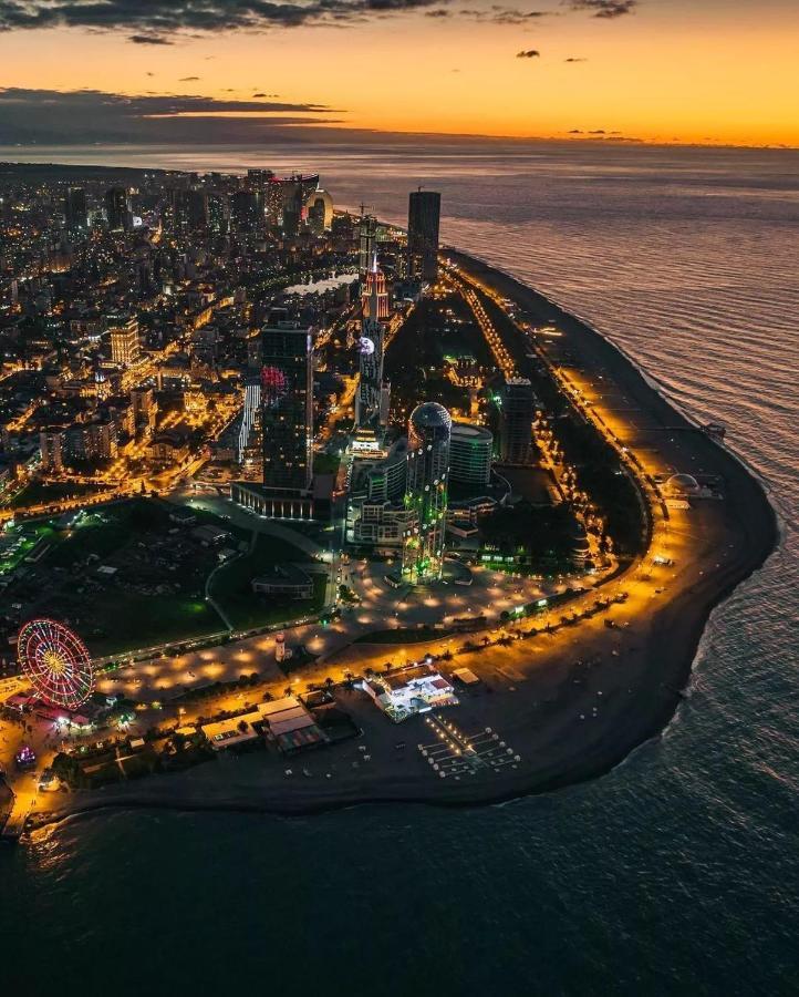Luxury Sea View Apartments In Orbi City バトゥーミ エクステリア 写真