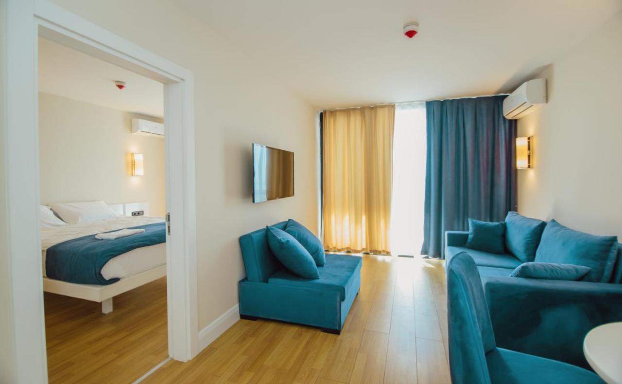 Luxury Sea View Apartments In Orbi City バトゥーミ エクステリア 写真